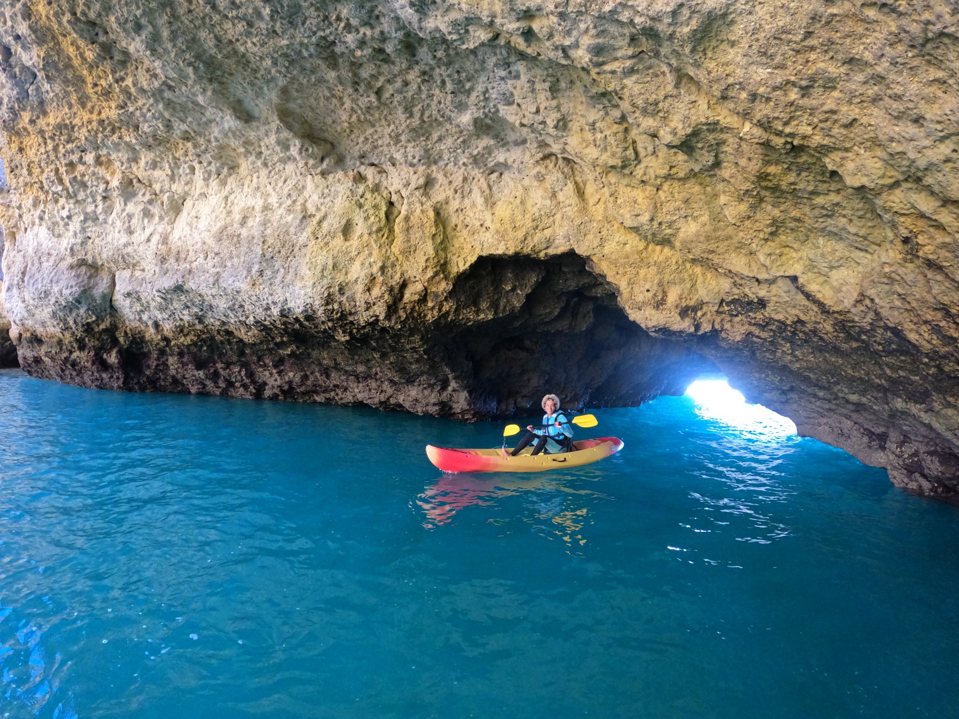 Kayak tour inside the sea caves of Albufeira